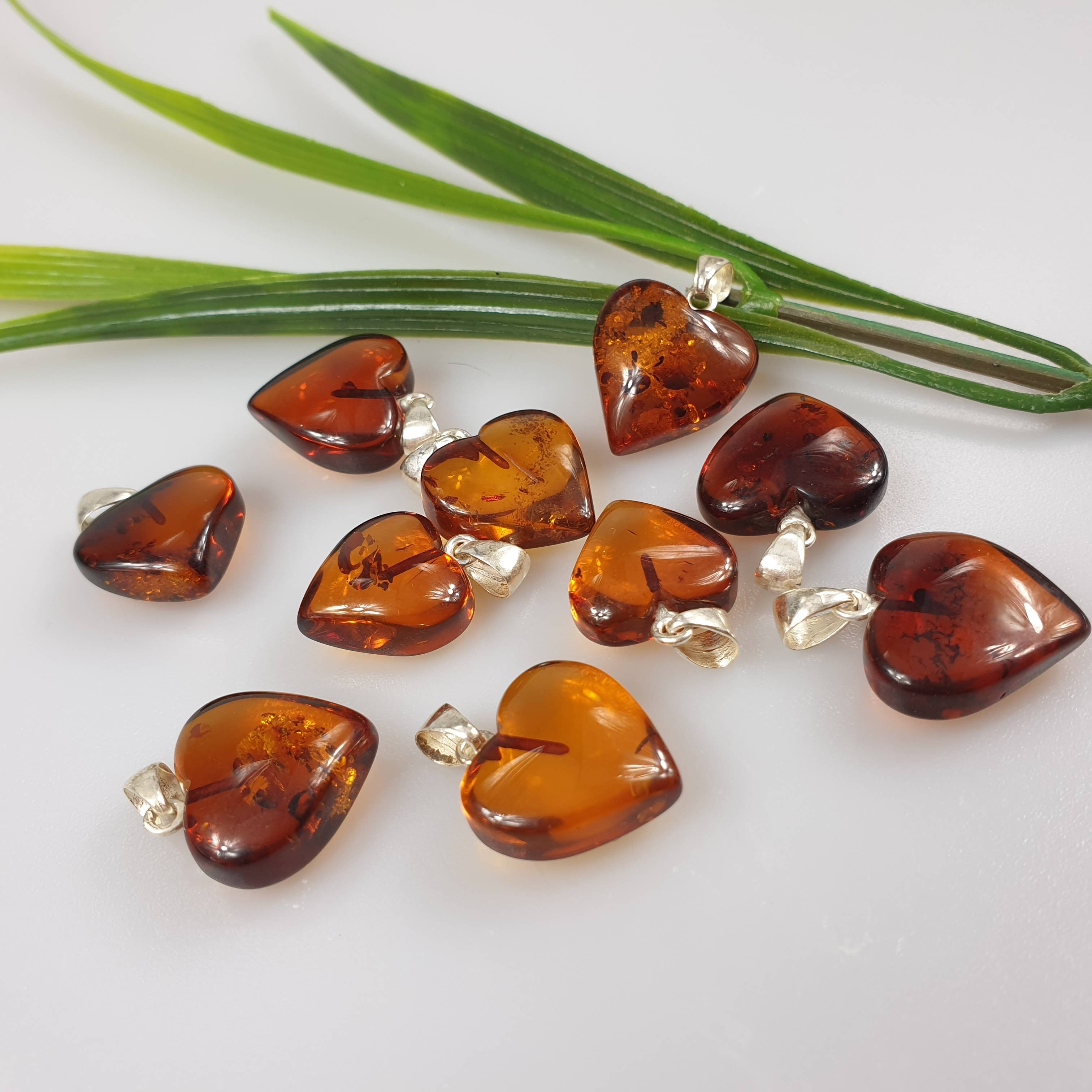 AmberLithuania - Wholesale Pendant/Charm Necklace - Gemstone pendant Crystal Necklace Real Baltic Amber Heart1