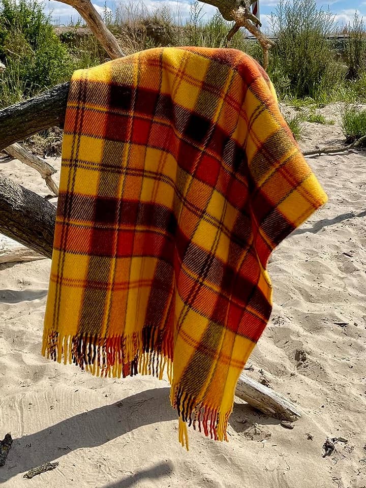100% Lambswool Blanket Plaid Checkered Tartan (Yellow/orange, 175x210 cm) for wholesale by WoolOnly