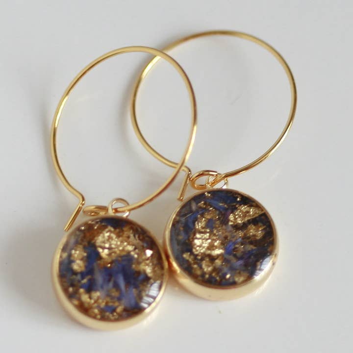 Brincos de Pétalas de Centáurea | Azul por atacado de Kaiko Studio