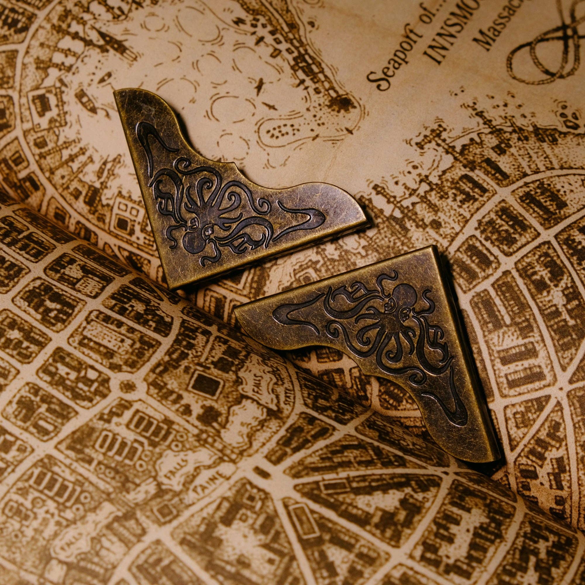 Vermilion Collection - Wholesale Bookmark - Bookworms from Shaggai Cthulhu Metal Book Corners3