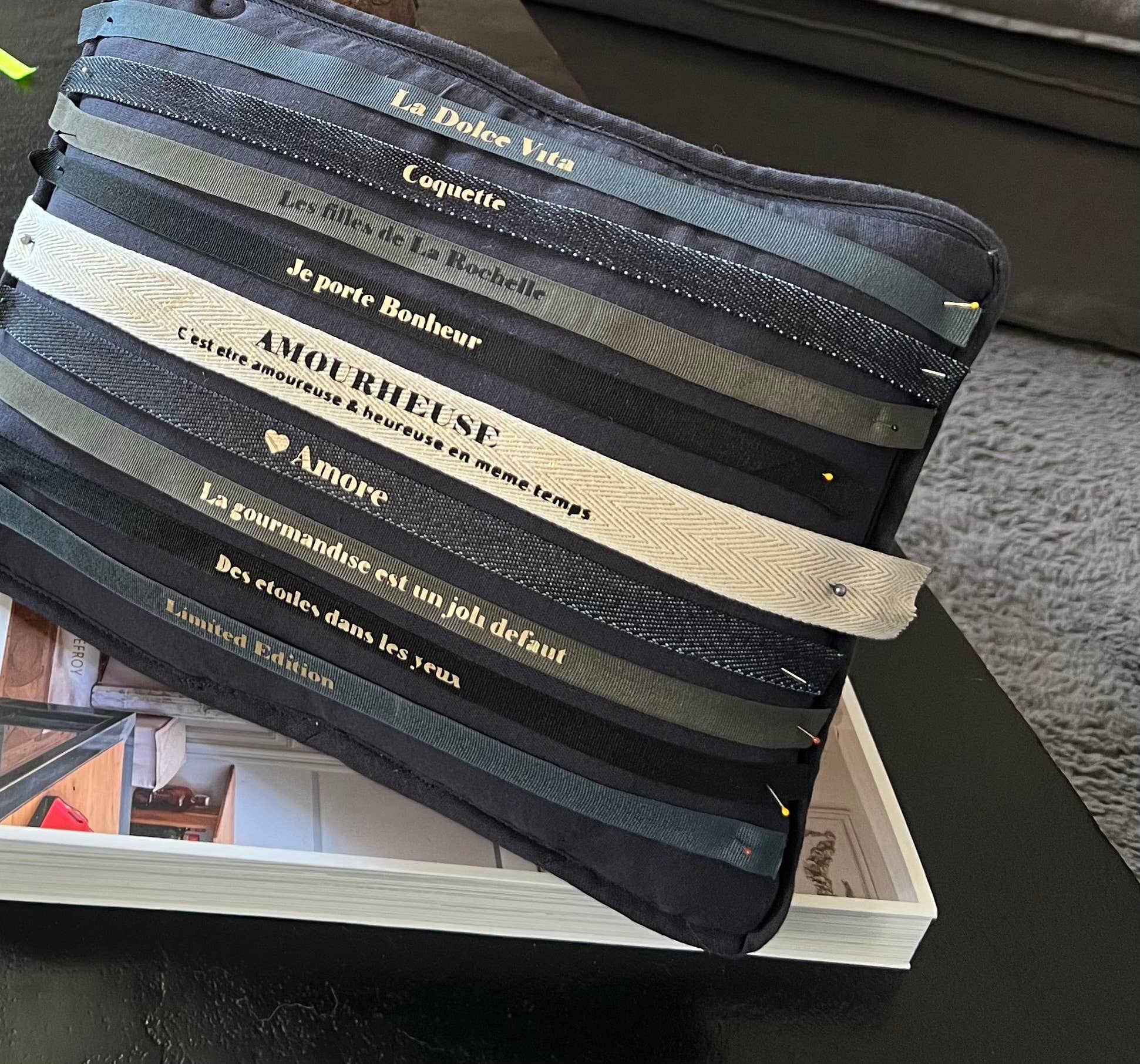 La marquisette – Großhandel Gewebtes/geflochtenes Armband – Glücksarmband mit Botschaft zum Binden4