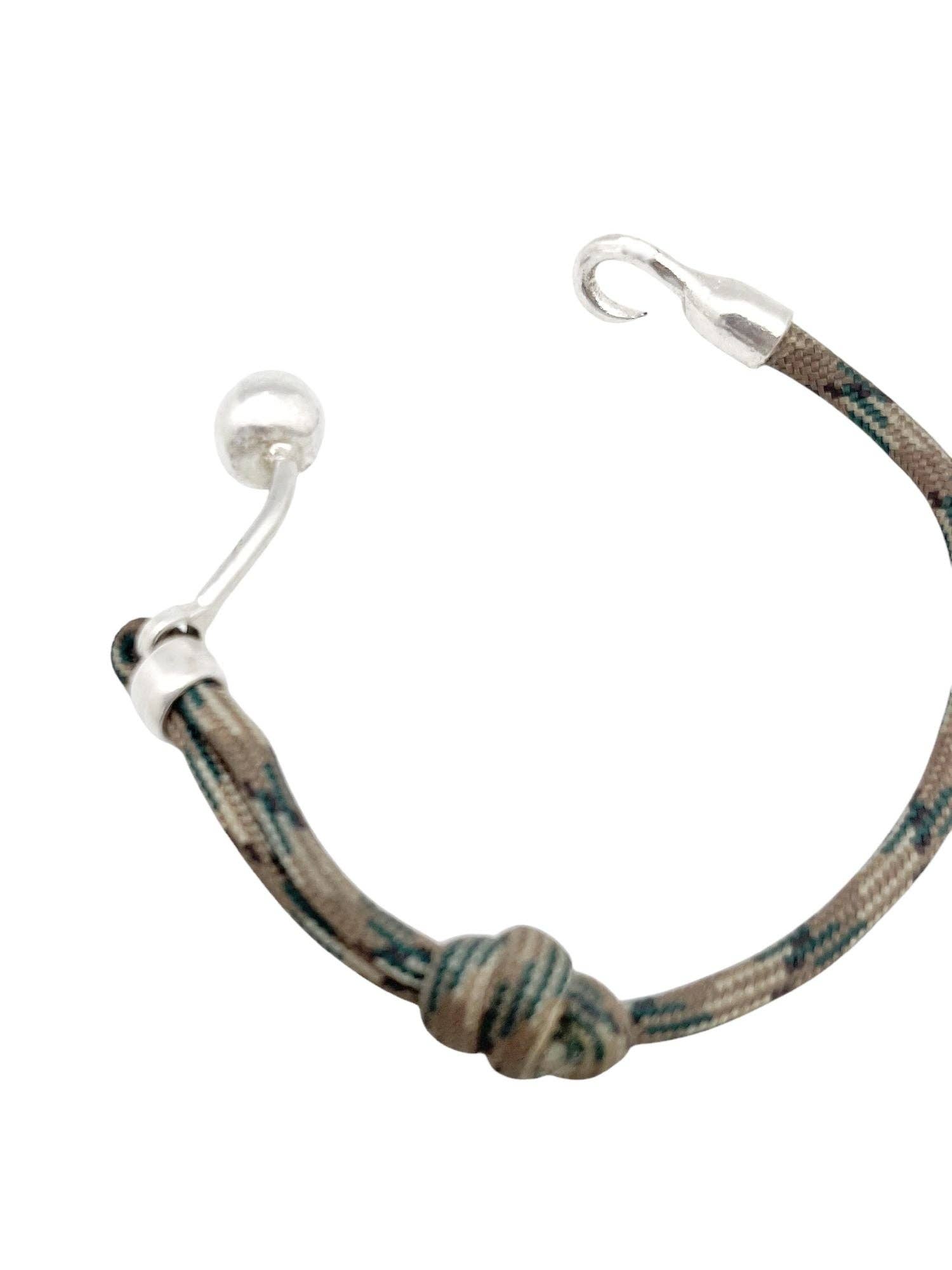 Gloria Mago – wholesale Vävt/flätat armband – Captain Hook armband i khakifärgad paracord3