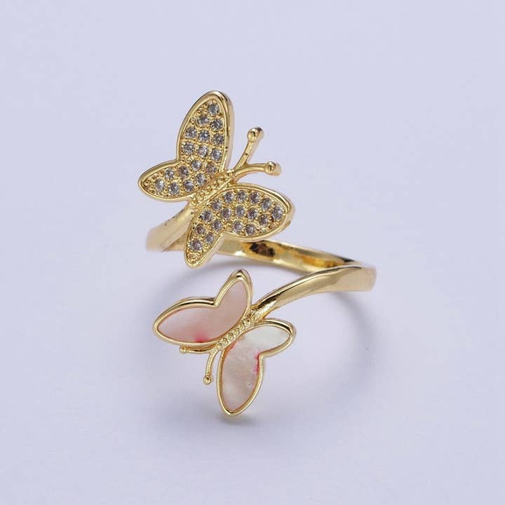 Bague Insecte de Jardin Ajustable en Or Rempli 24K Double Papillon Mariposa Opale Rose Micro Pavée Zircon Cubique | O886 pour la vente par Aim Eternal