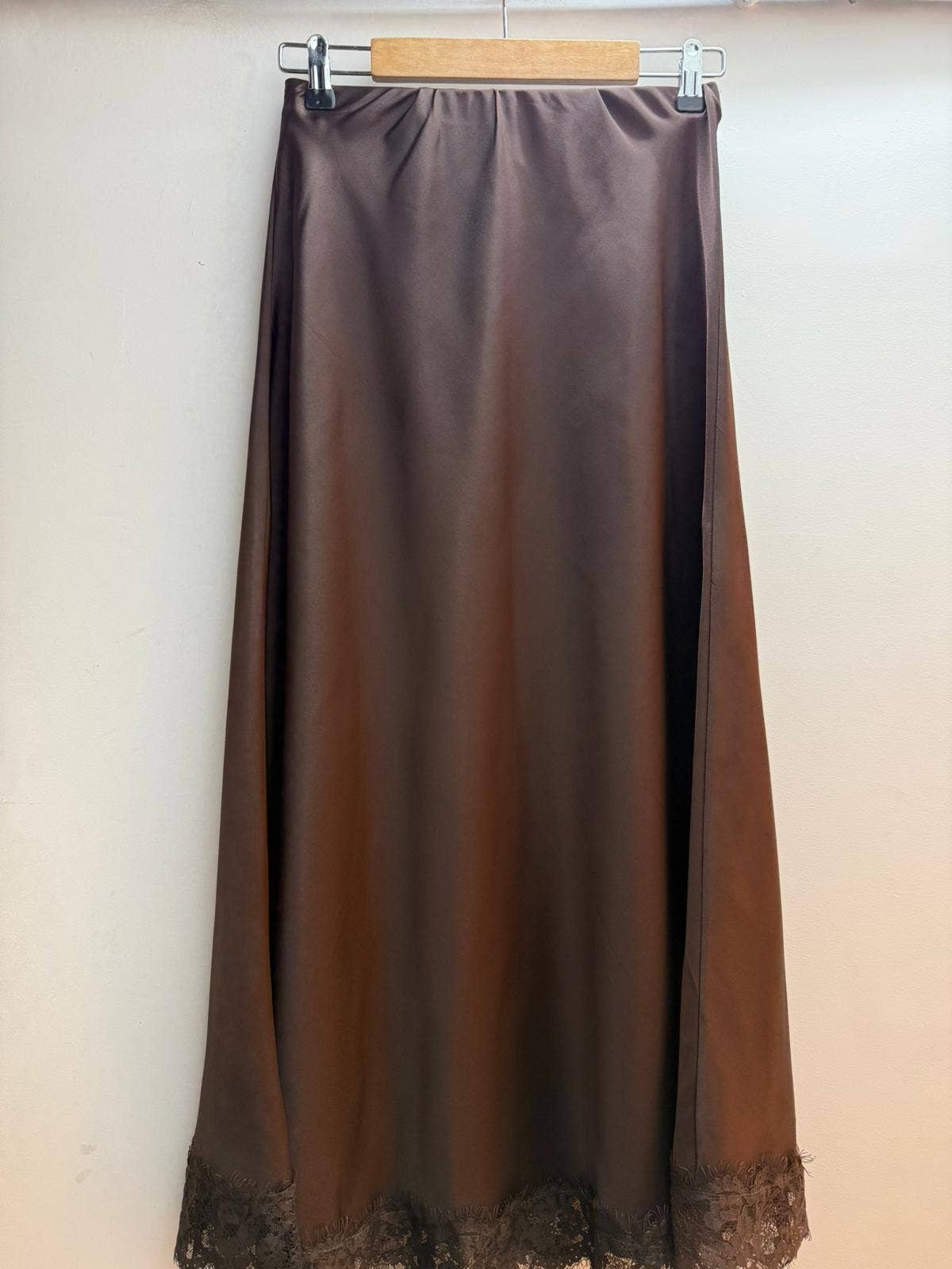 LORIANE - Wholesale Skirt - Women's - 11233U Long skirt with lace in satin4