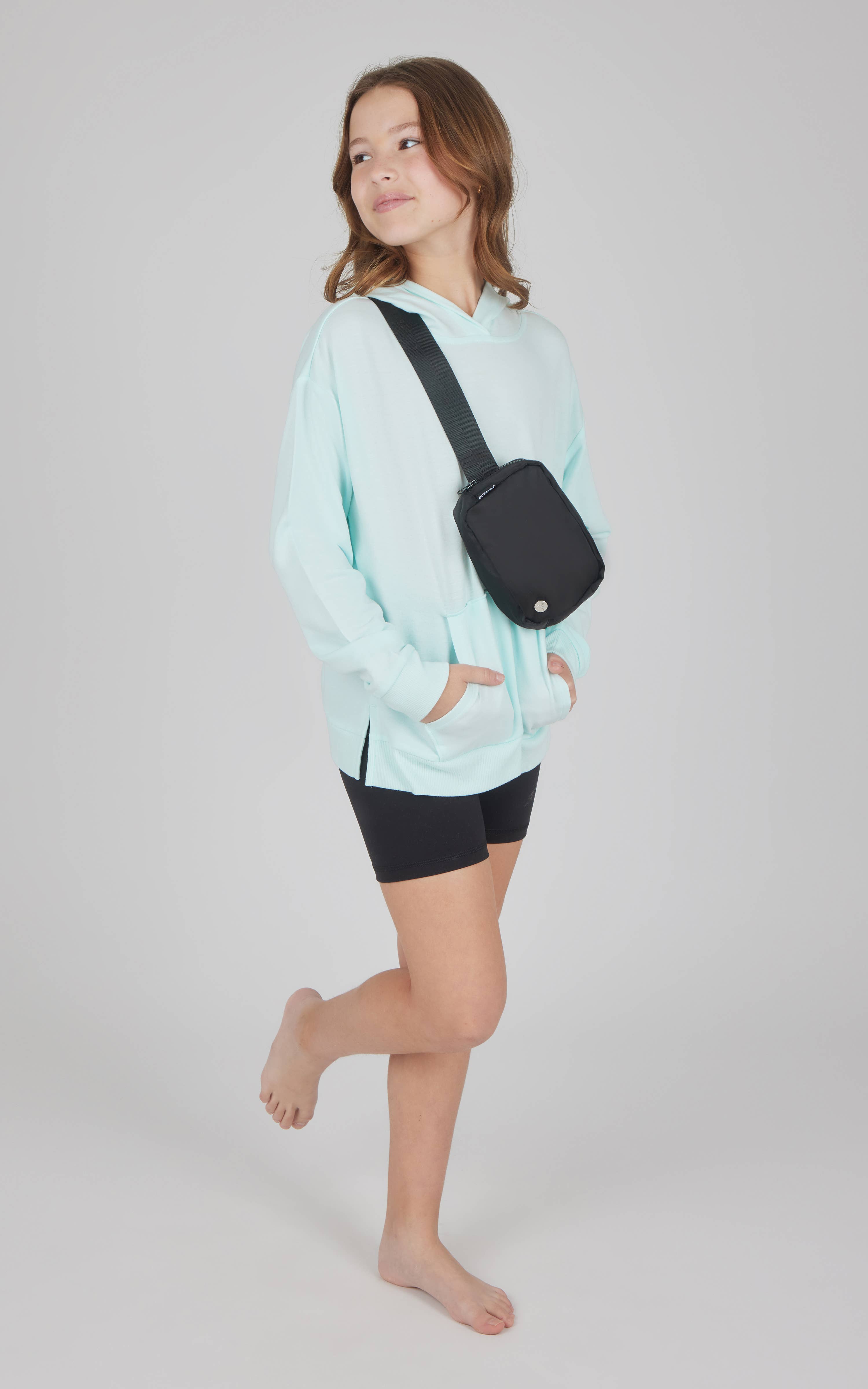 90 Degree by Reflex & Yogalicious - Venta al por mayor Conjunto de ropa deportiva - Niños - Conjunto de 3 piezas: Sudadera con capucha para niñas, pantalón corto de ciclismo, riñonera1