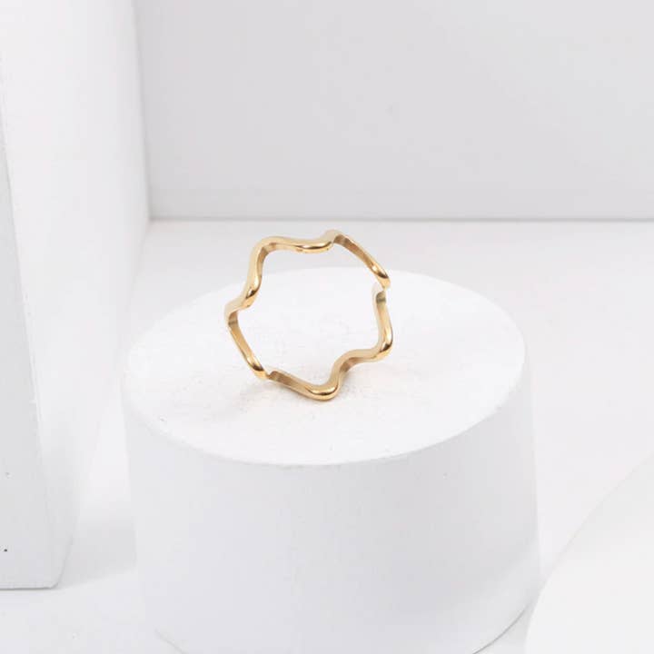 MeloMelo - Wholesale Band/Stacked Ring - Lucca - Dainty Wave Stacking Ring in Gold