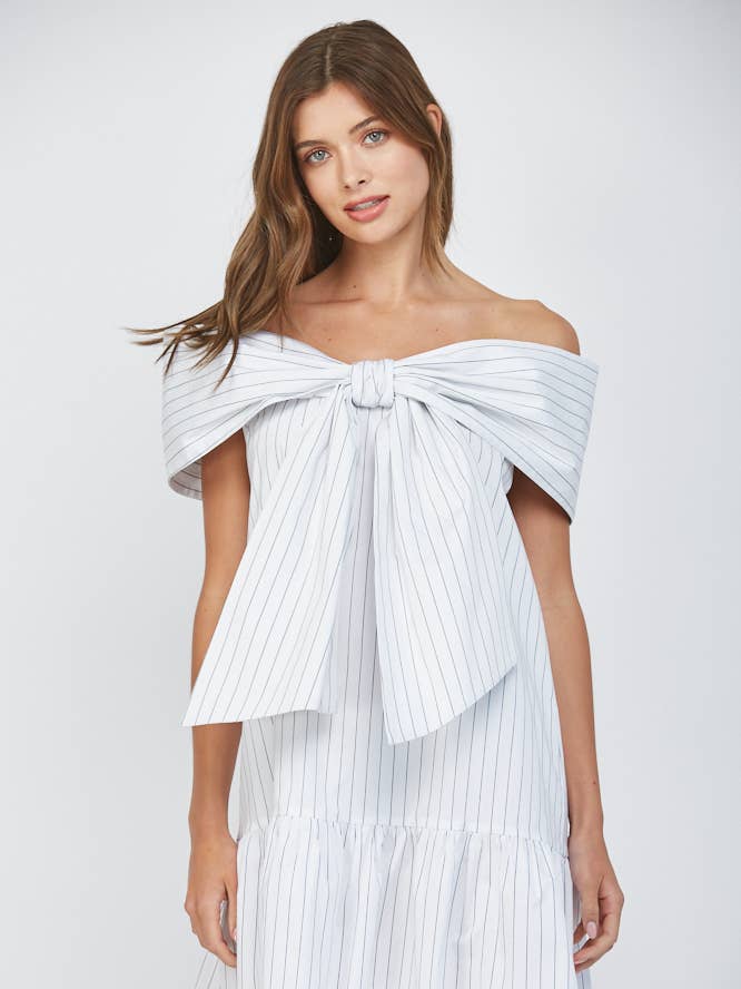PINSTRIPE STOR SLØJFE FORAN OFF-SHOULDER MINI KJOLE FD35421 for engroshandel hos FATE