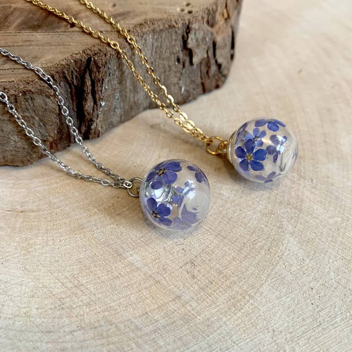 Madame Cousette - Vente Colliers à pendentif - Collier fleur séchée Myosotis sphère doré ou argenté12