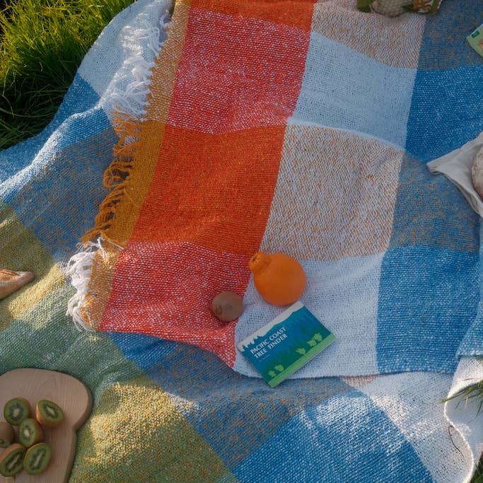 Caminito - Wholesale Picnic Blanket - Suave Paseo - Blanket Roll3
