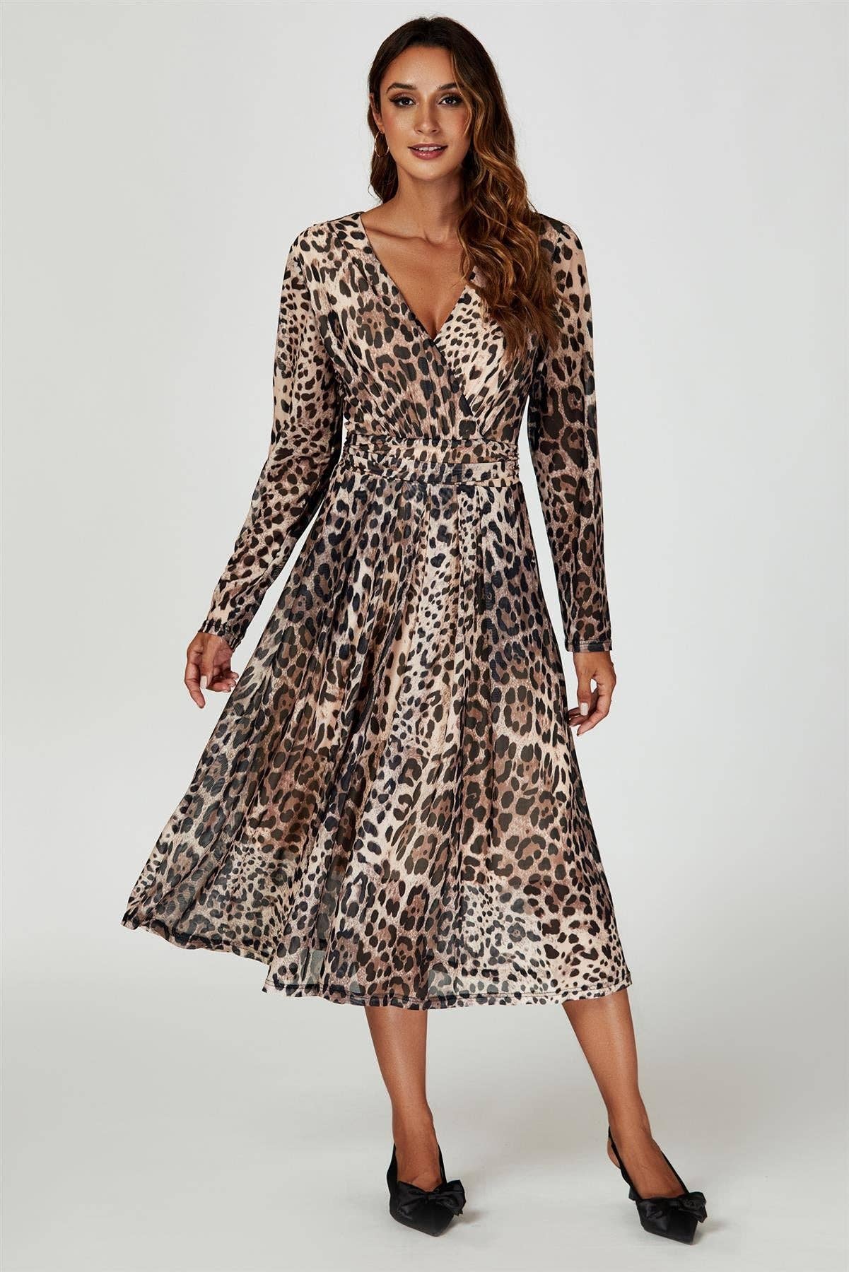 Castanho Vestido Midi em Malha com Estampa Leopardo em Castanho para venda a revendedores na Faire2