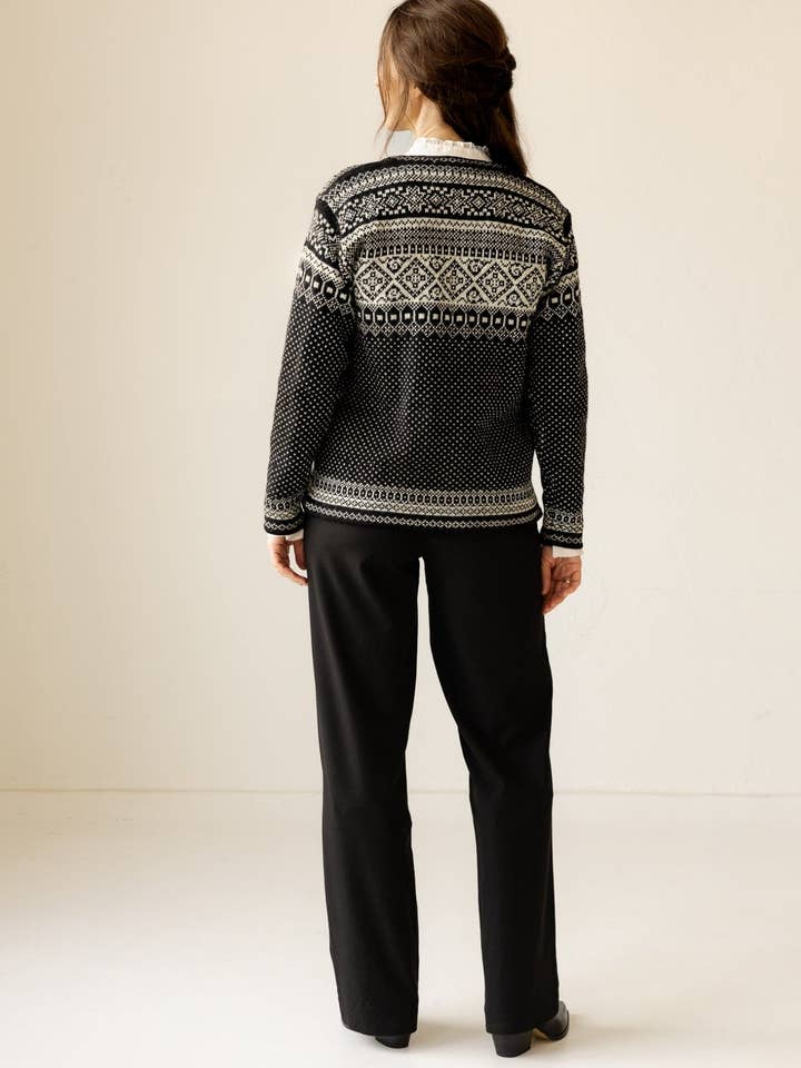 Susan Fosse AS - Wholesale Cardigan - Women's - Nordnes Women's Cardigan7