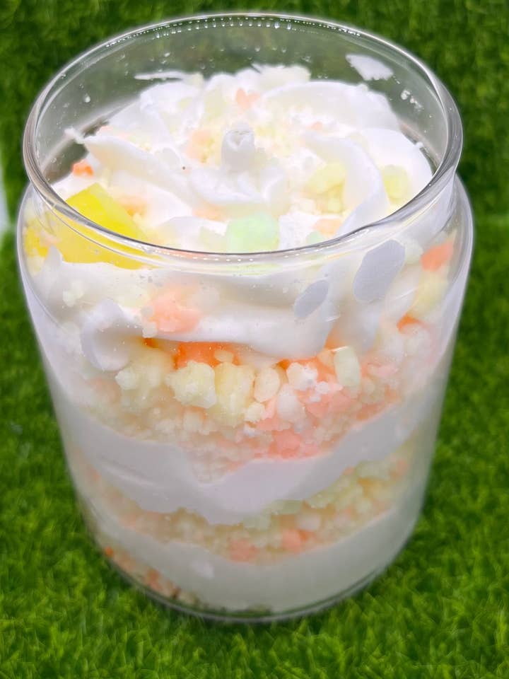 Juicy Pineapple 9.5oz Soy Wax Candle for wholesale by JerrBear's Soap and Candle Company