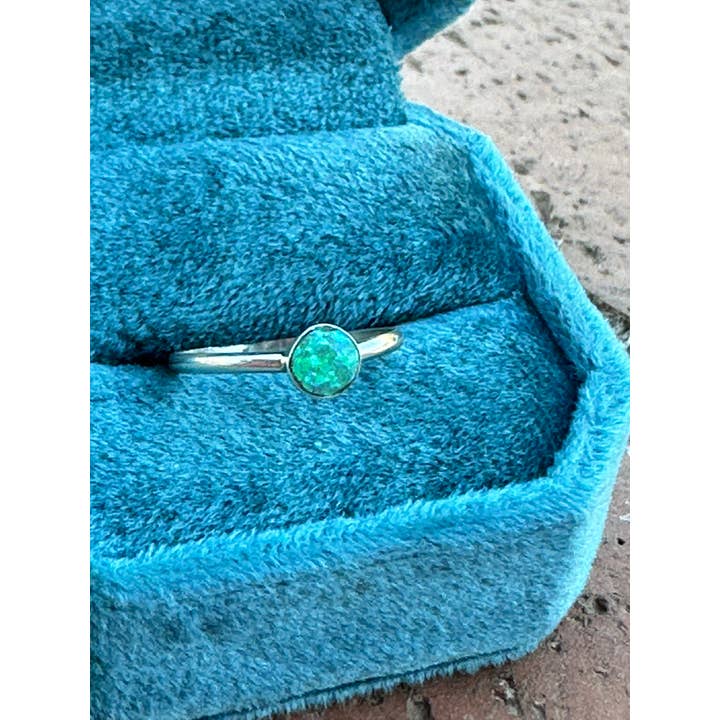 Nizhonitradersllc - Wholesale Single Stone/Solitaire Ring - Zuni Sterling Silver & Green Opal Dot Ring