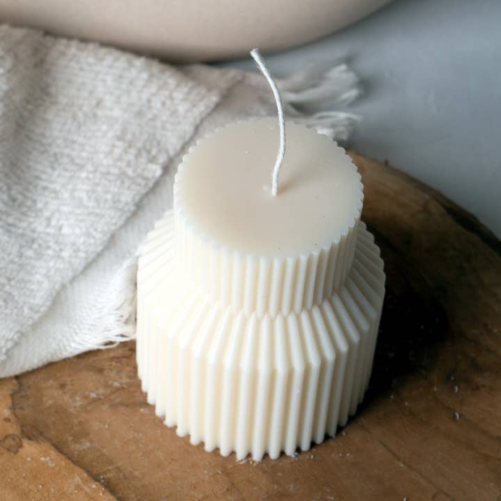 Bougie LOUISE | Bougie sculpturale décorative | Cire de soja pour la vente par Studio Candela