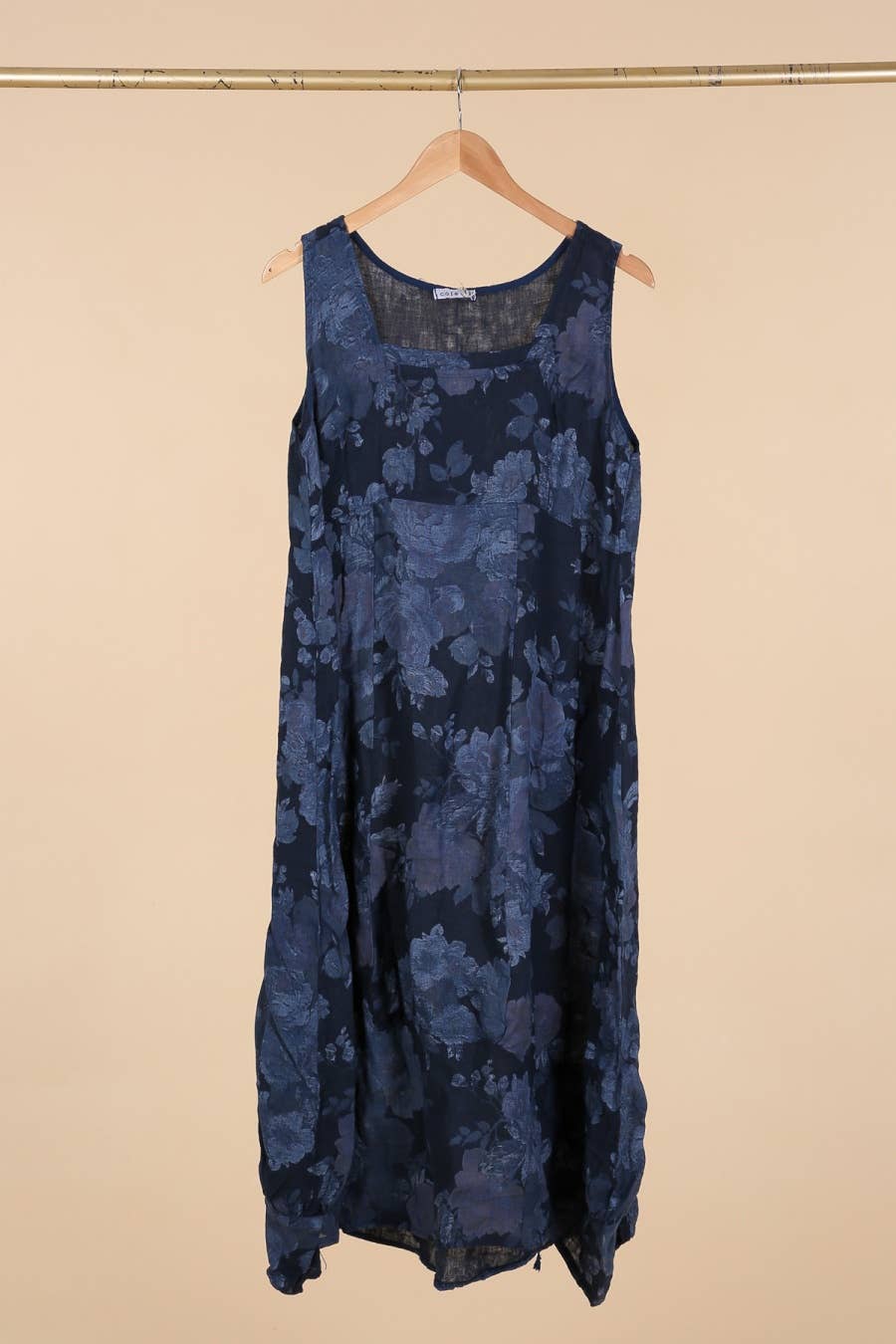 la maison des fibres naturelles - Wholesale Dress - Women's - sleeveless floral dress in 100% linen 622322