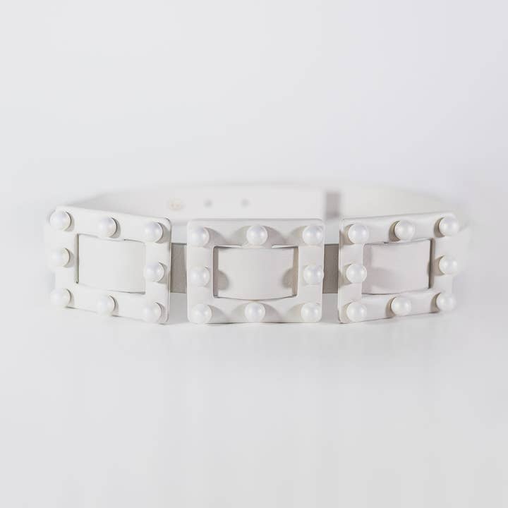 Ice-white leather belt for wholesale by Carmen Berdonces