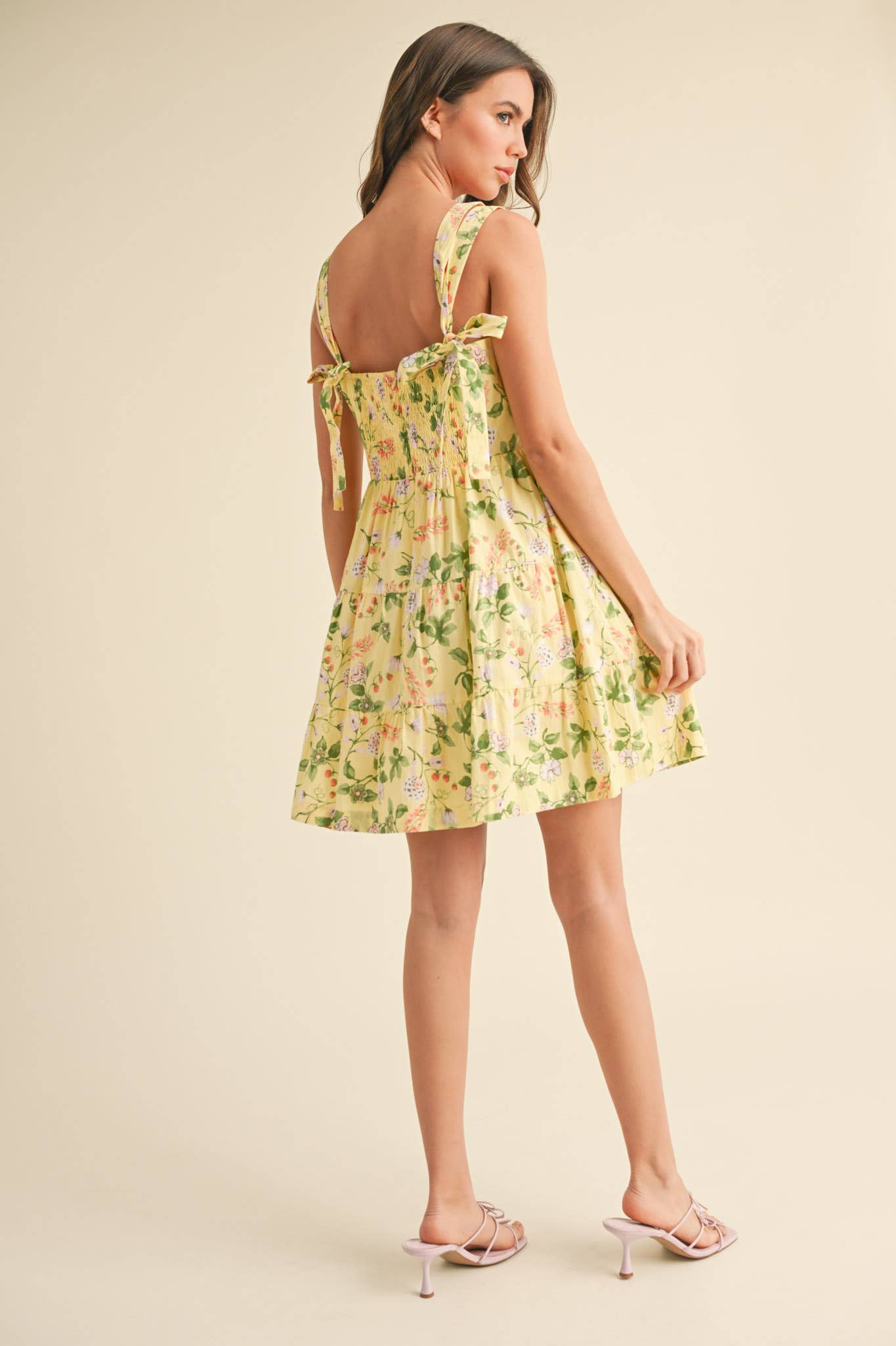 &MERCI - Vente Robe – femme - ROBE COURTE À VOLANTS FLORAUX AVEC BRETELLES À NOUER MDR380818