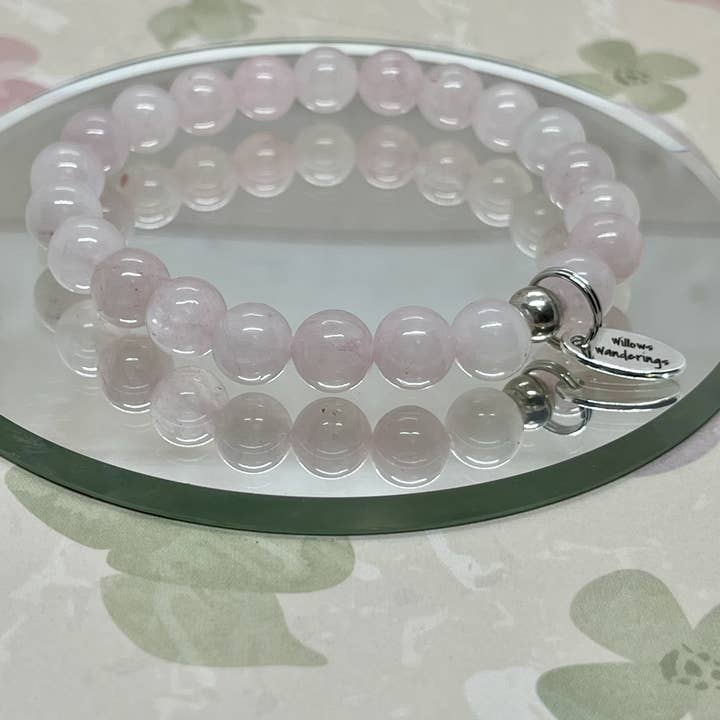 Bracelet en pierres précieuses en quartz rose pour la vente par Willows Wanderings