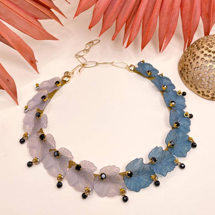 Elanor Blauw en Grijze Bladeren Ketting voor wholesale door Susi di Re