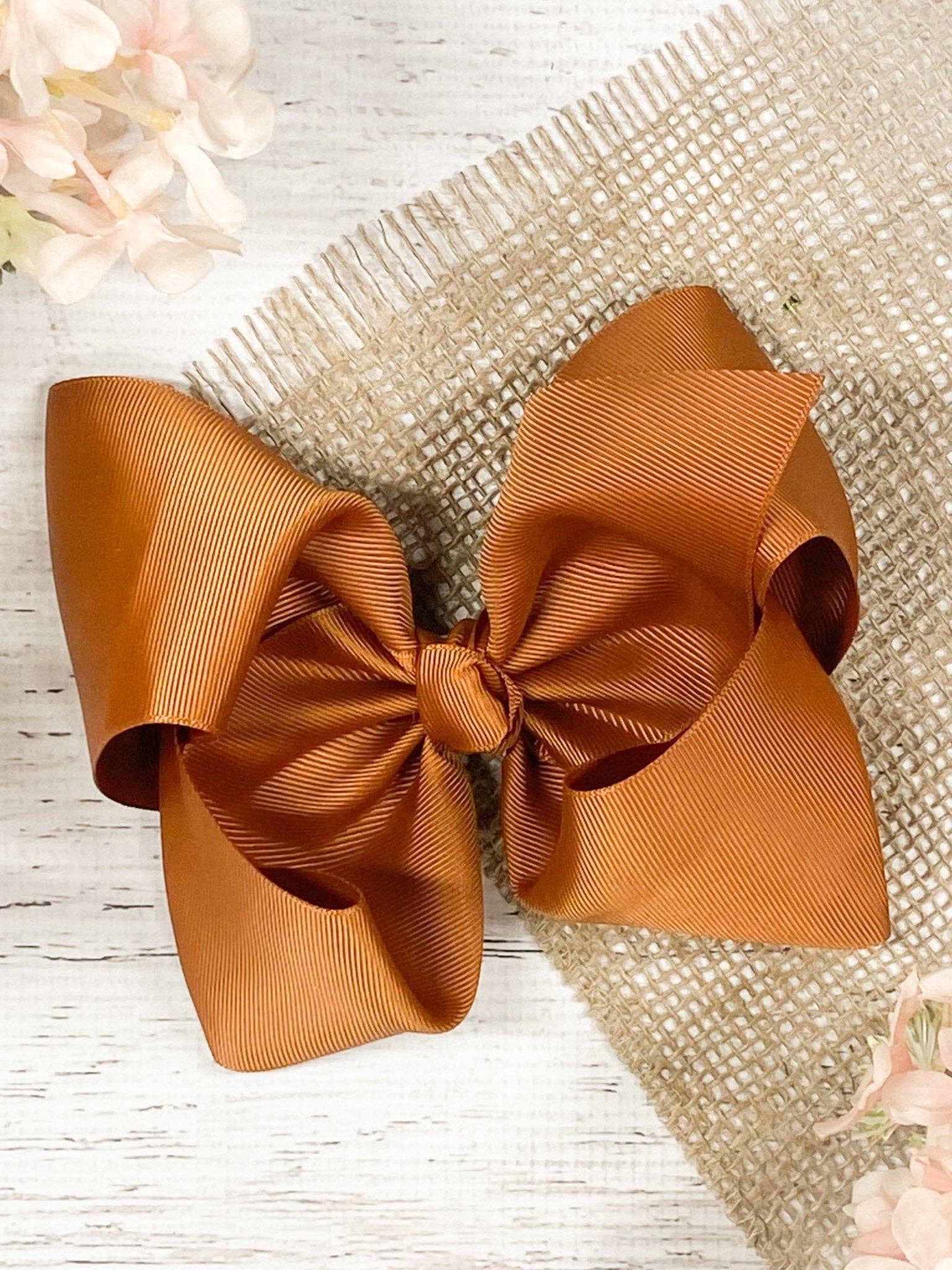 The Hair Bow Company - Vente Nœud pour cheveux – enfant - Noeud en gros-grain taille Texas - Pince crocodile - 16,5 cm - 36 couleurs15