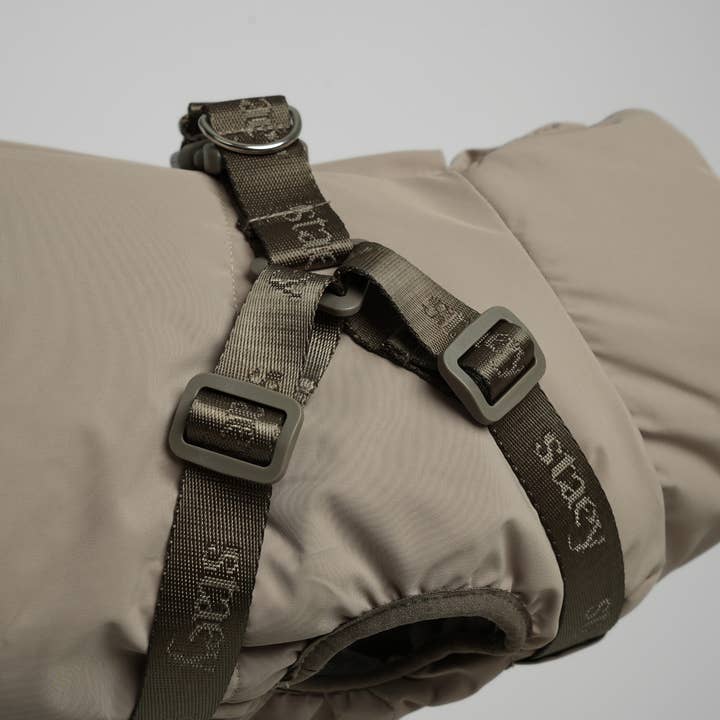 Staey - Wholesale Pet coat – Dog - Vera Dog Coat with Harness | Sand11