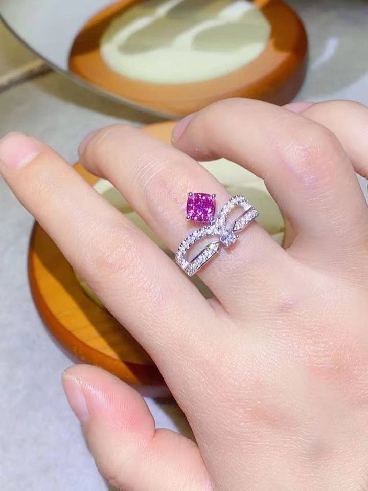 När du är som bäst 1 karat rosa rosa moissanitring (platina över rent sterlingsilver) för wholesale av Sparkala