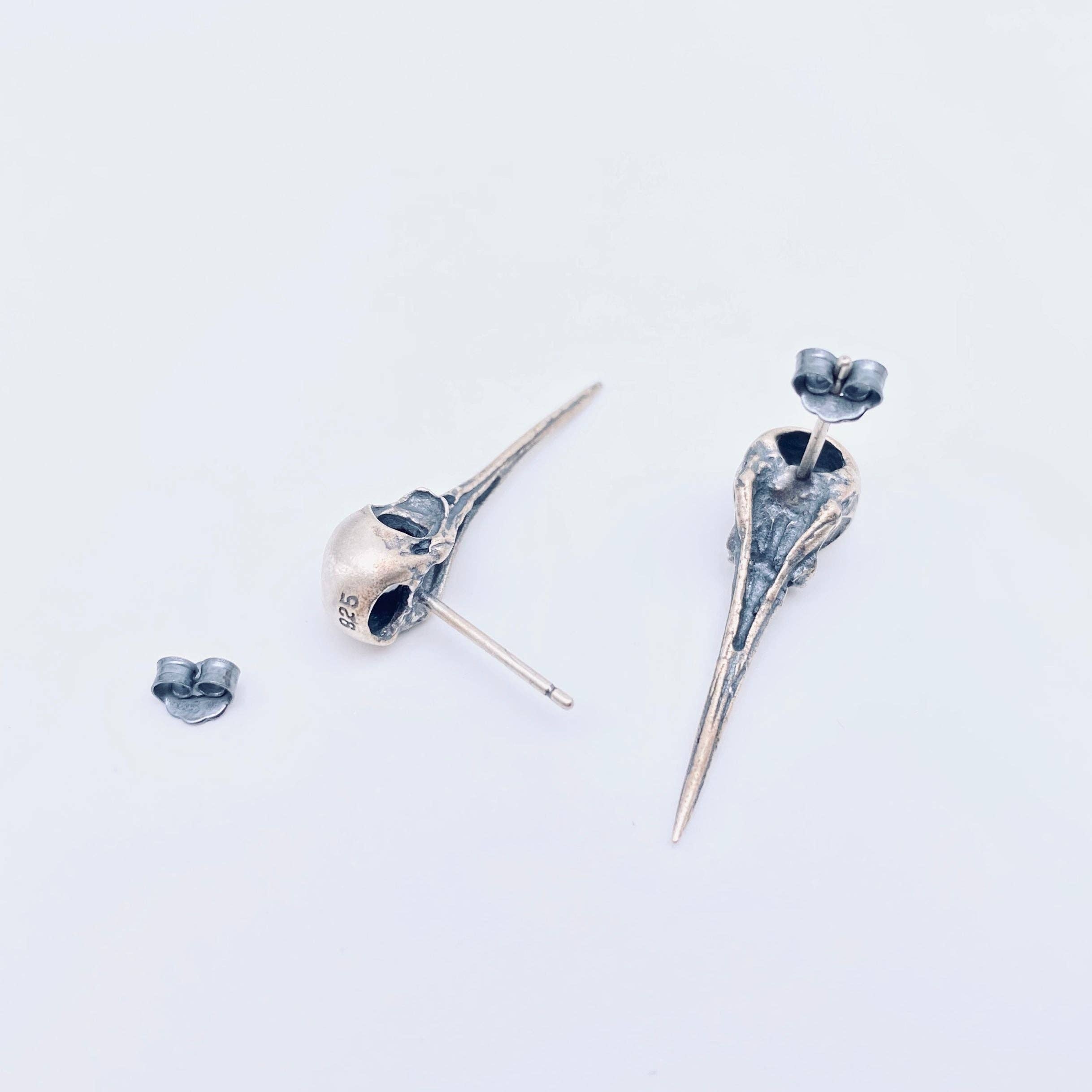 Mio Queena - Wholesale Stud/Post Earrings - 925 Sterling Silver Vintage Hummingbird Skull Ear Studs - GT2