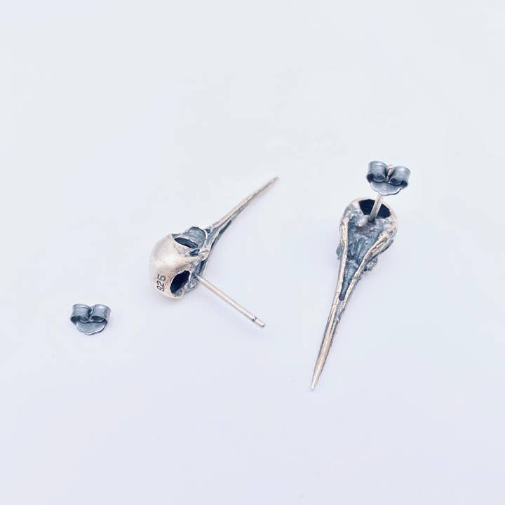 Mio Queena - Wholesale Stud/Post Earrings - 925 Sterling Silver Vintage Hummingbird Skull Ear Studs - GT2