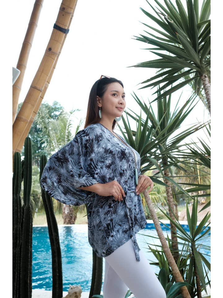 Suzie Blue Canada - Wholesale Kimono - Women's - Short Kimono - Grey Fern Print