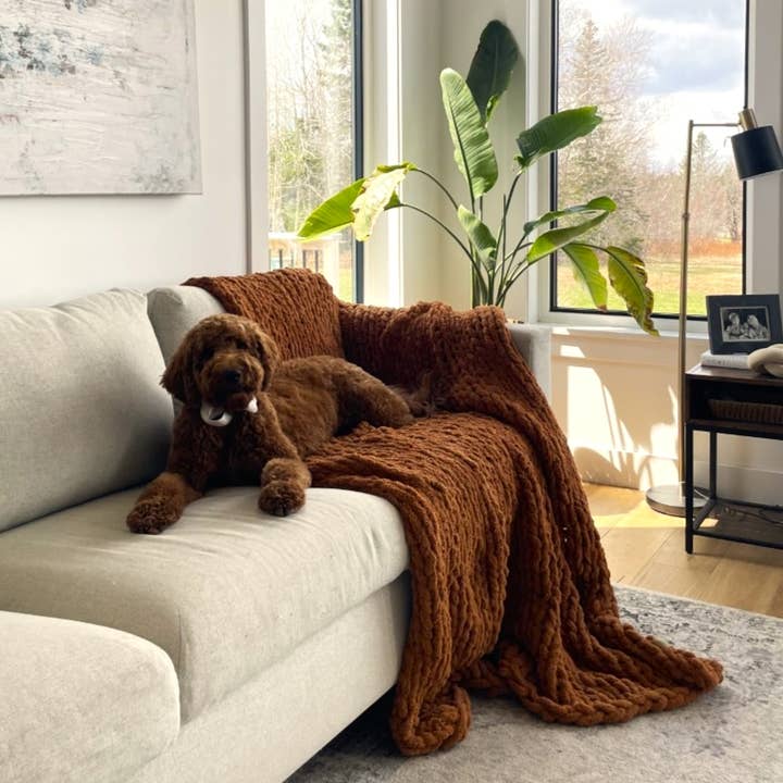 LuxeDesigns Co LLC - Wholesale Throw Blanket - Brown Chunky Knit Blanket Throw 50"x70"2