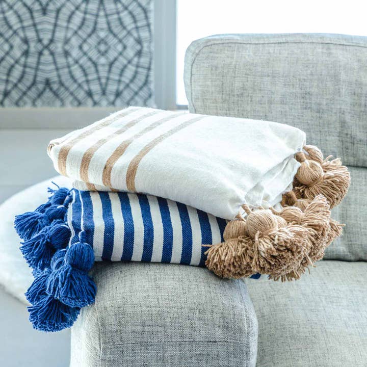 My artisans - Wholesale Throw Blanket - Pom Pom Wool Throw Blanket – Handwoven Moroccan Blanket