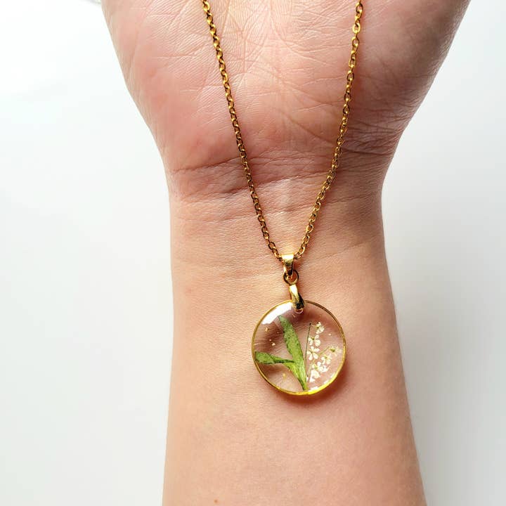 Collier fleur de naissance de mai - Muguet pour la vente par Rhodonco