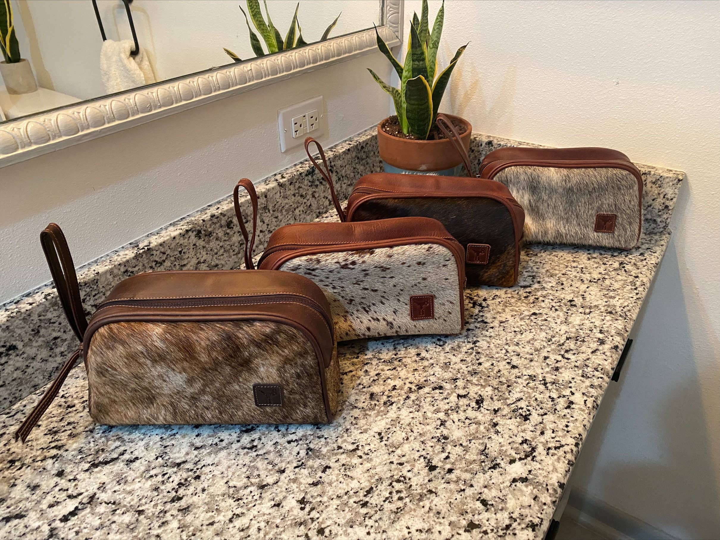 Cowhide Texas Store Inc - Wholesale Toiletry Bag - Men's - Cowhide Leather Men's Toiletry Dopp Kit Travel Bag