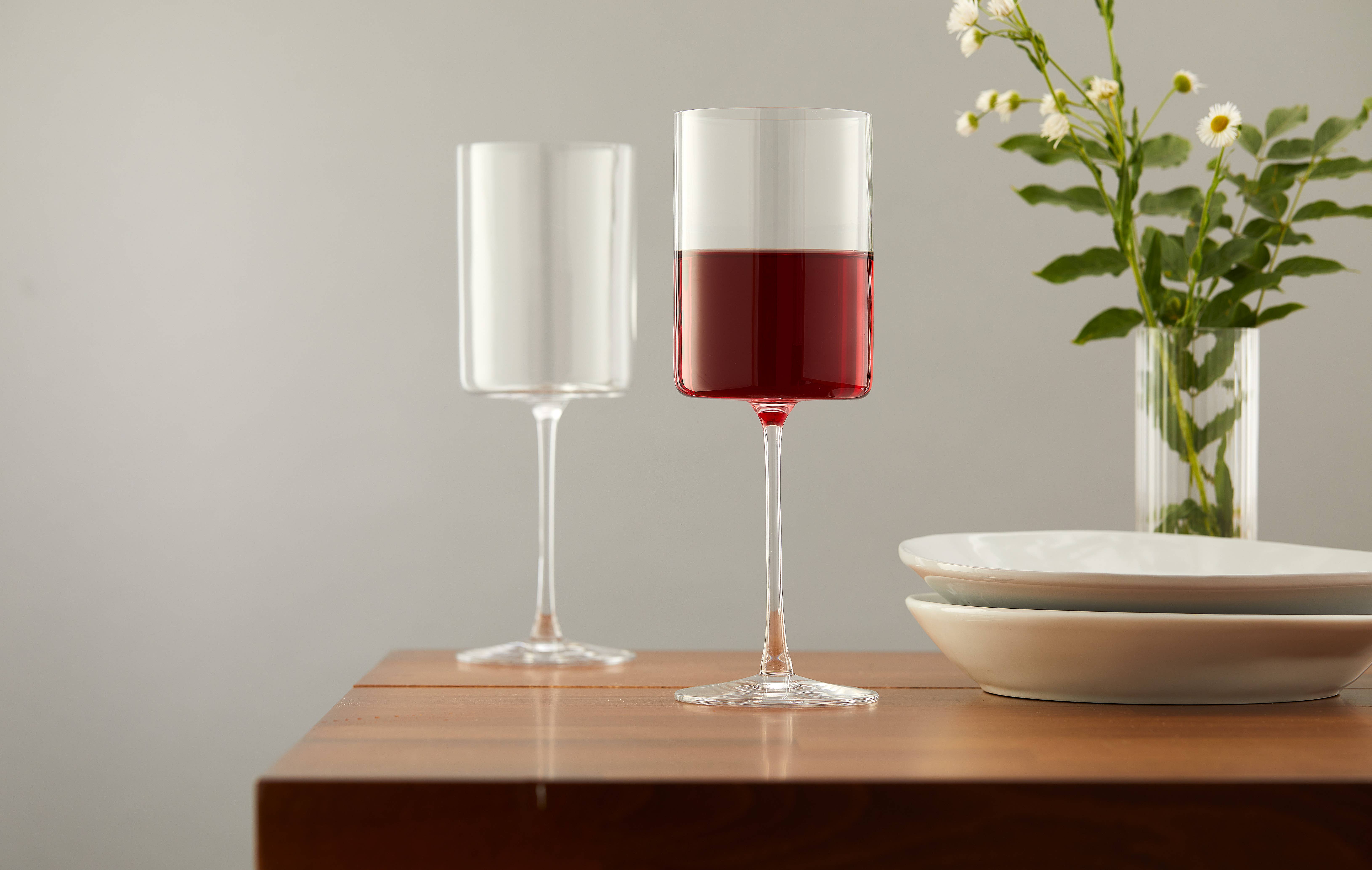 JoyJolt - Wholesale Wine Glass - Claire Crystal Stemmed Red Wine Glasses - Set of 24
