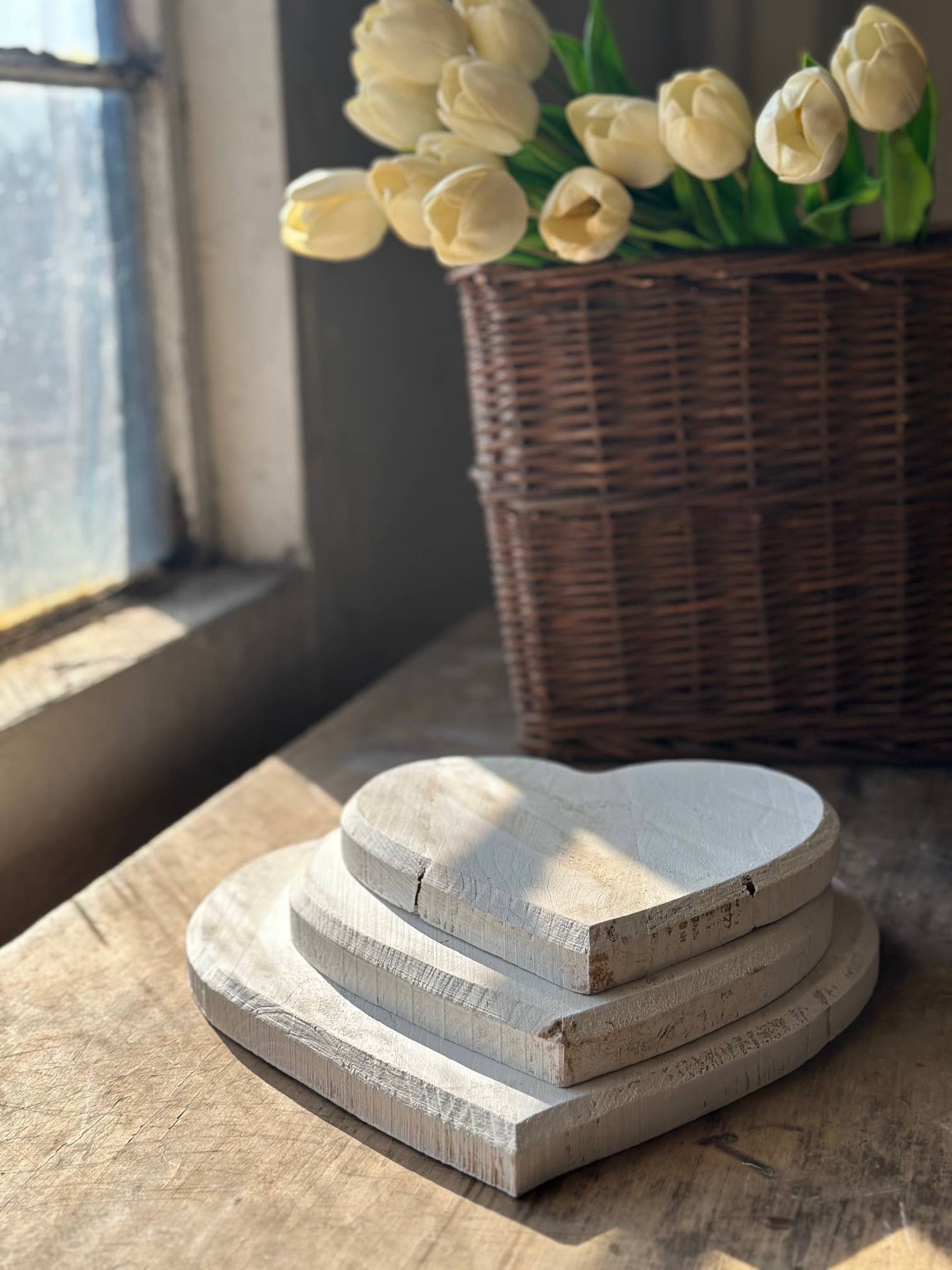 The Global Swap Shop - Venta al por mayor Bandejas/platos/boles decorativos - Cargadores de Madera con Forma de Corazón, juego de 32