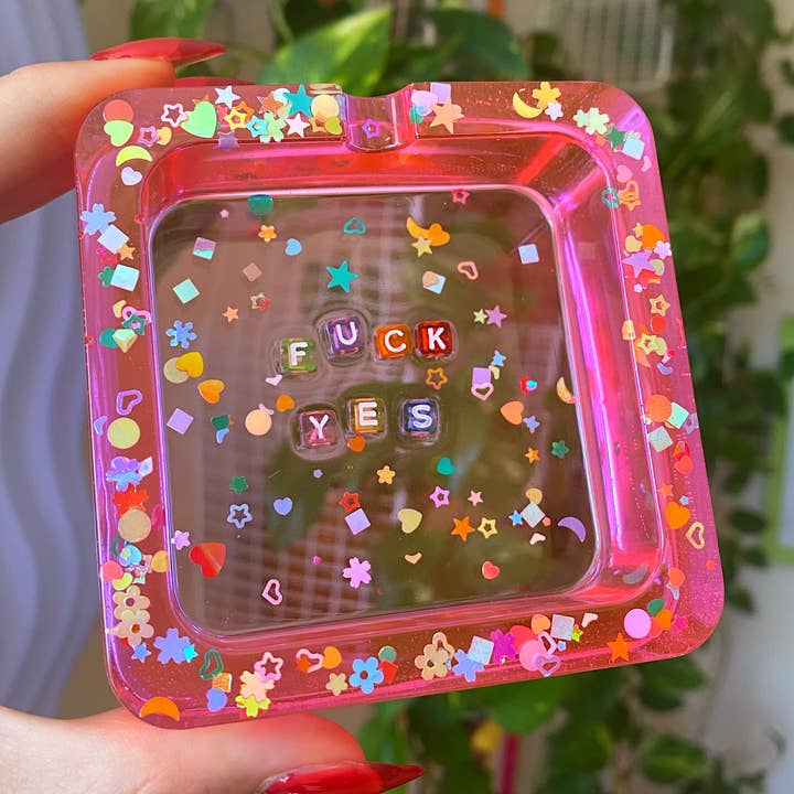Rosemilk Resin - Wholesale Ashtray - 'Fuck Yes' Tray0