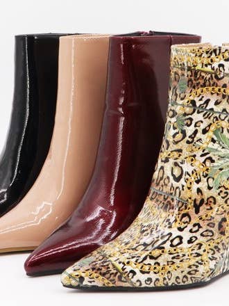 HÖGKLACKADE TOSSOR SPETSIG TÅ för wholesale av Andrea Bijoux