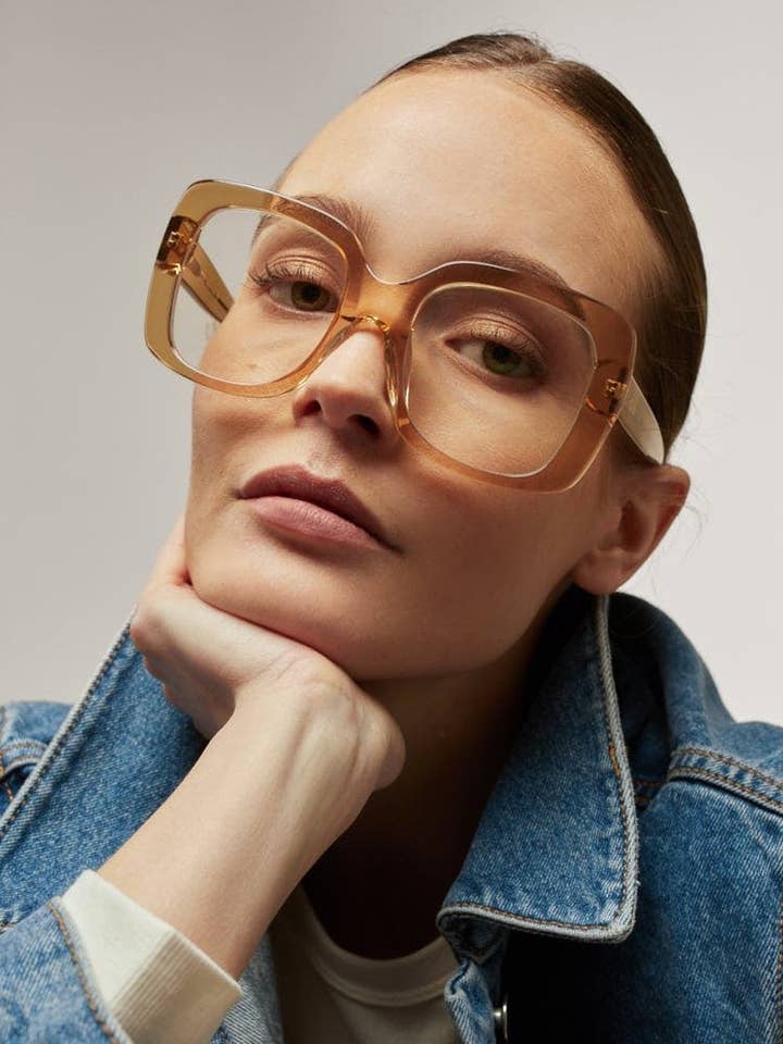 Mio caramel zonnebril met groot vierkant montuur voor wholesale door GLAS Scandinavia AB