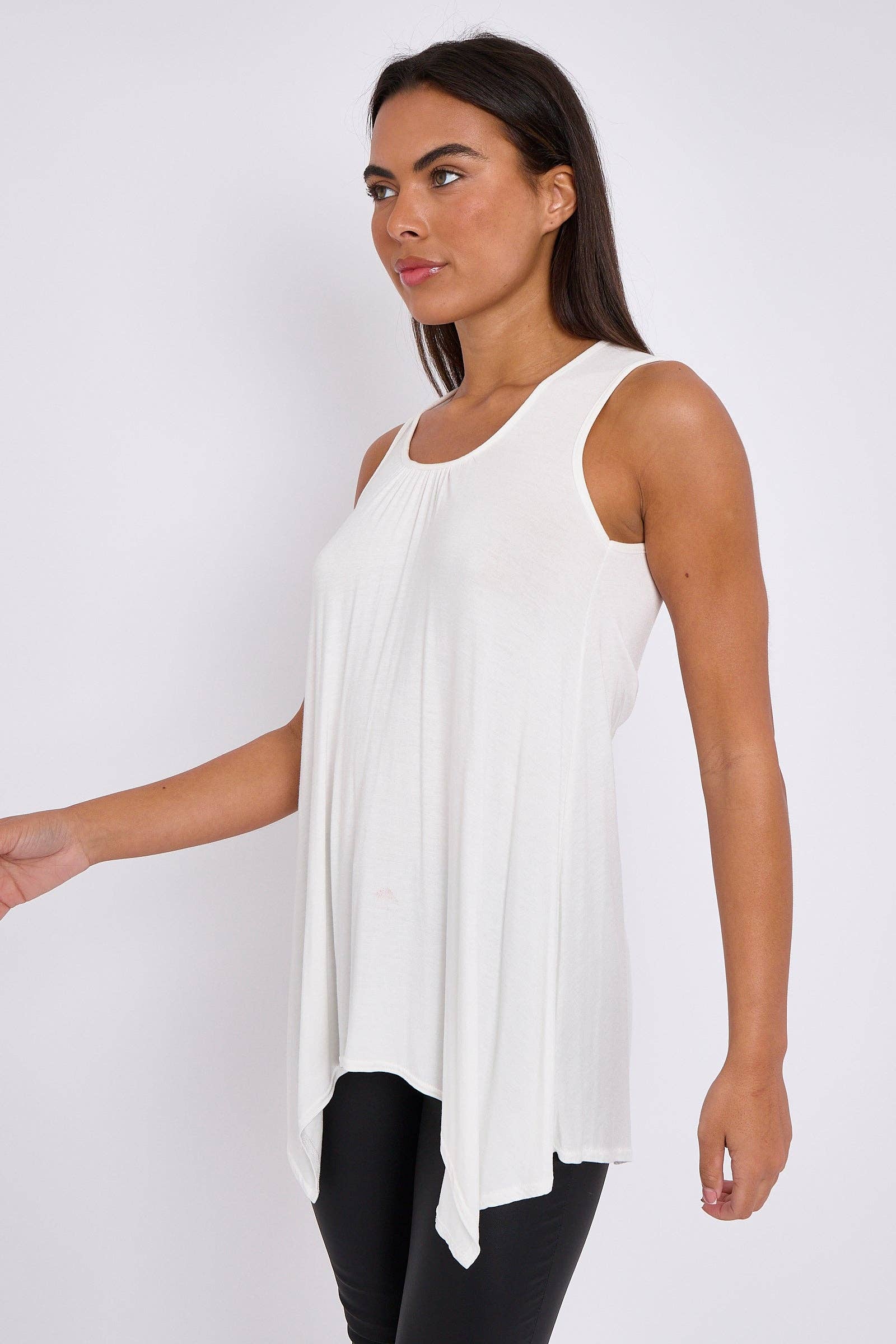 Aftershock London – wholesale Tunic – Women’s – White Sleeveless Top With Asymmetric Hem3