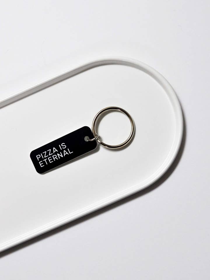 Pizza is een eeuwige keytag voor wholesale door Swell Made Co.