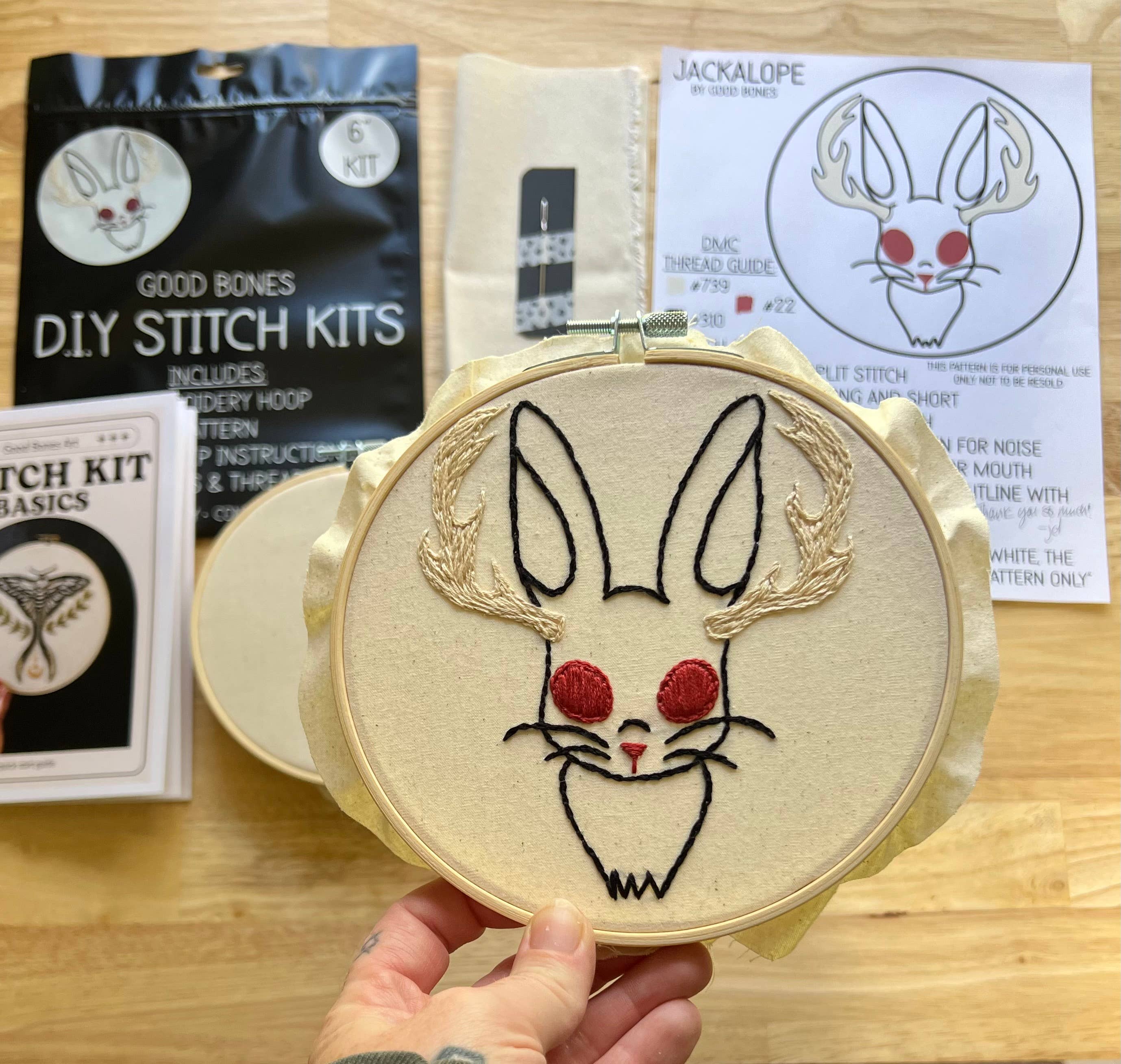 Good bones art - Venta al por mayor Kit de manualidades - Kit de bordado Jackalope 0