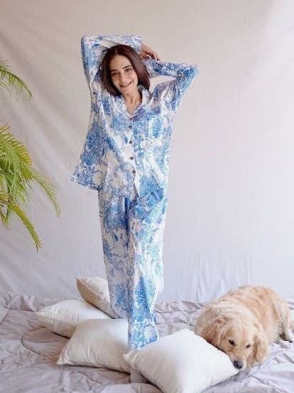 Ensemble de pyjama long Blue Haven pour la vente par AMRANIS