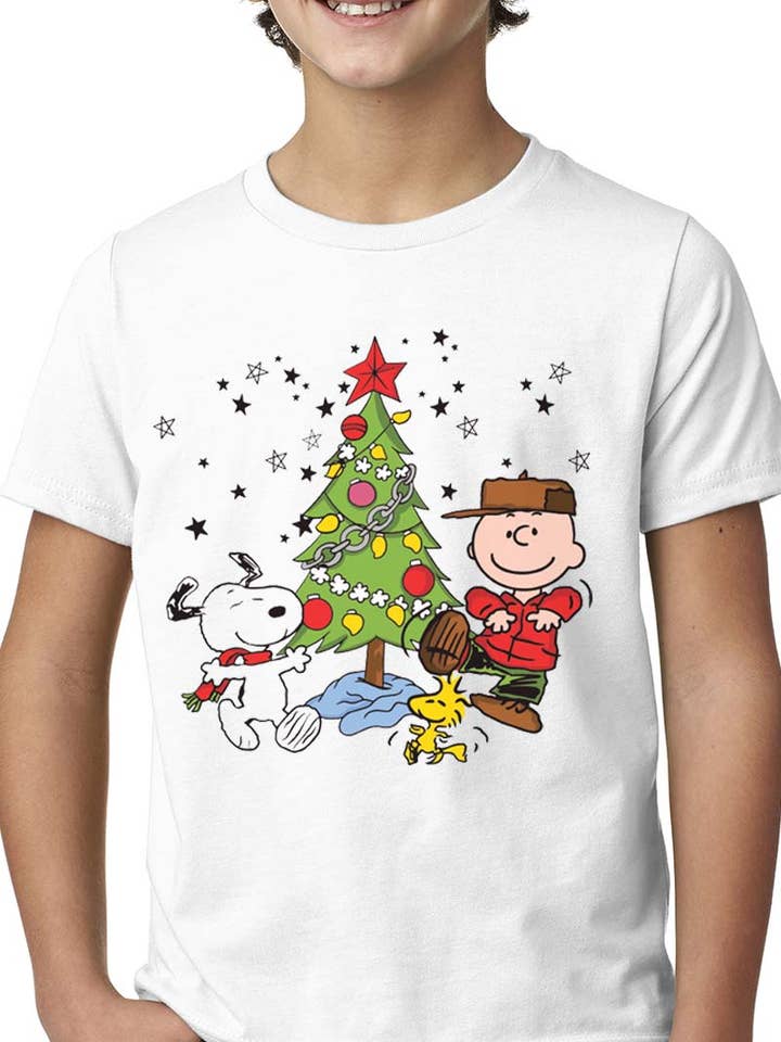 L1322 - T-shirt con grafica SNOOPY CHRISTMAS per la vendita all'ingrosso da parte di KNOCK ON THE STYLE