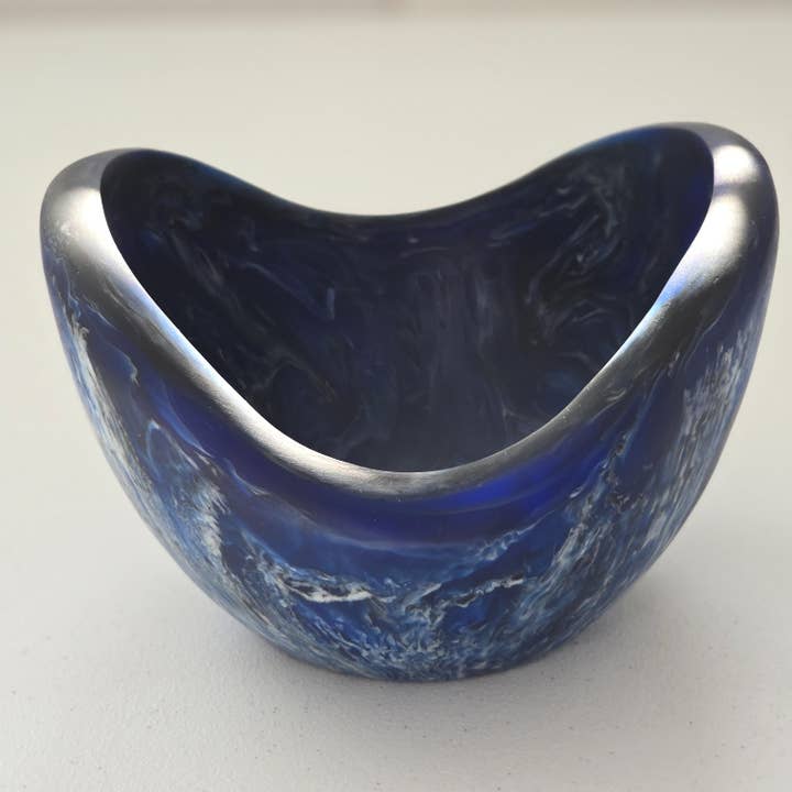 Gibb & Daan - Wholesale Serve Bowl - Organic Shape Resin Bowl - Entryway Catchall - Small Size