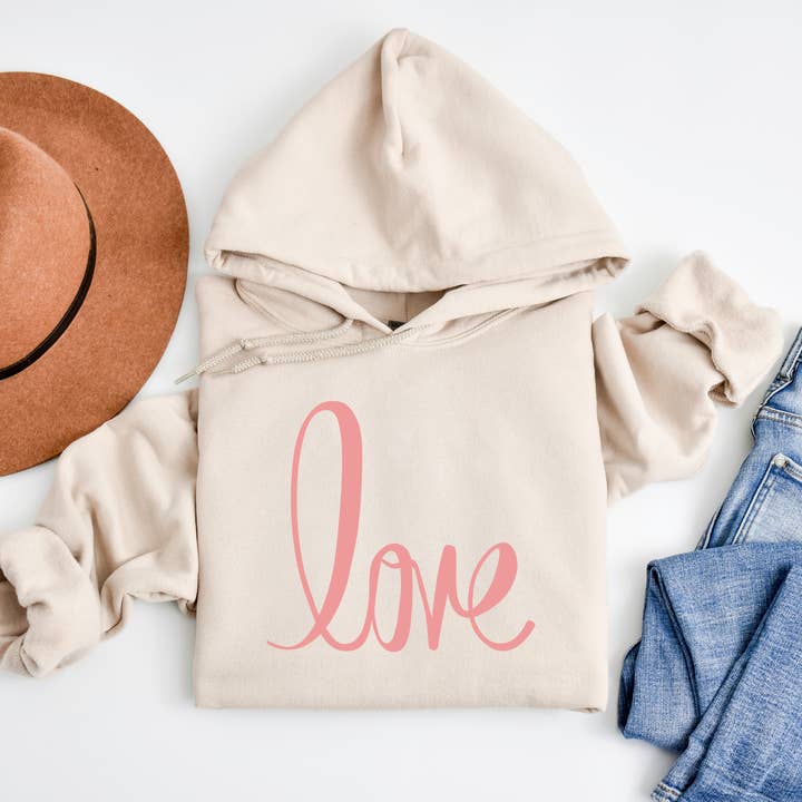 Sweat à capuche imprimé LOVE pour femme pour la vente par Rustic Radiance