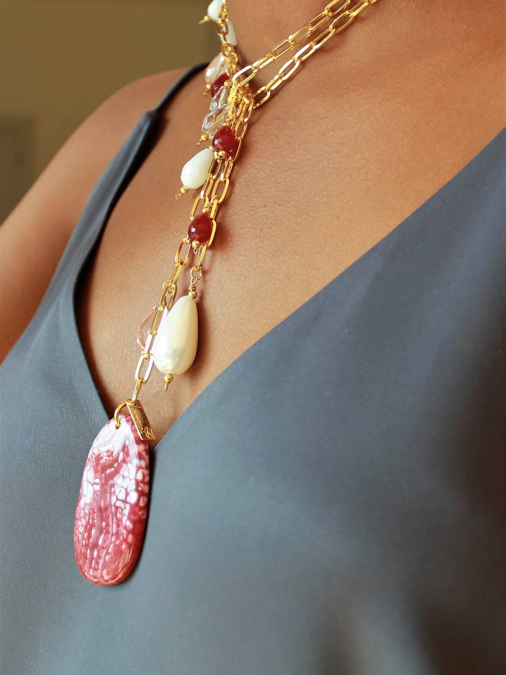 Collana con cristalli goccia e agata granata per la vendita all'ingrosso da parte di lamauri complementos