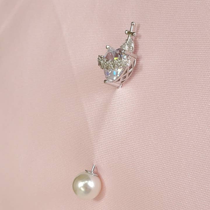 Immaculate Heart lapel pin | bride pin | virgin Mary | wedding | bridesmaid gif for wholesale by Saints of Heart