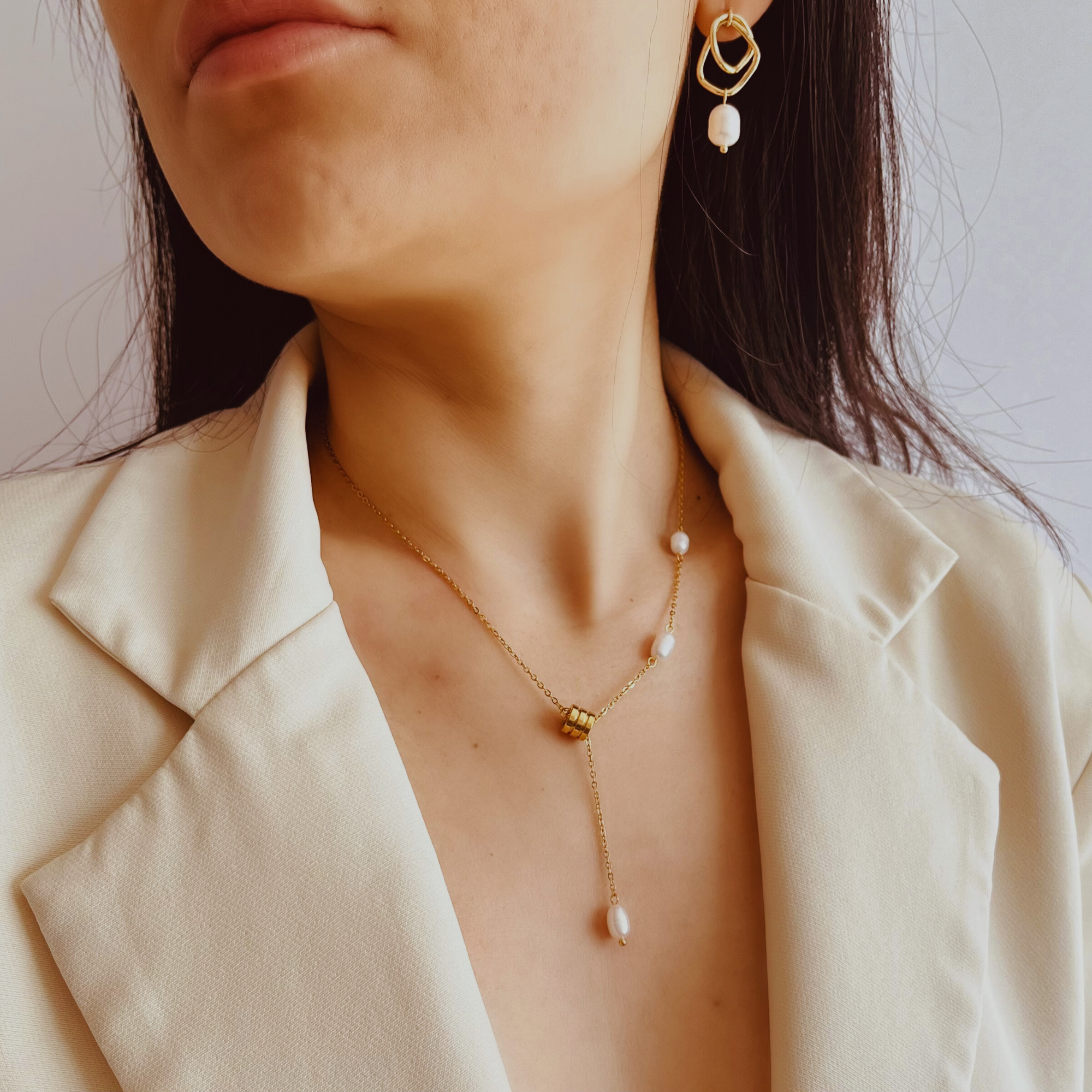 XIPAIA – wholesale Y-neck/lariat necklace – ZOE Necklace - Natural Pearl Lariat Necklace1