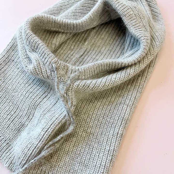 Studio Hop - Wholesale Neck Gaiter/Snood - Women's - Rib Knit Fine Alpaca Wool Hooded Hat Snood With Pull Strings6