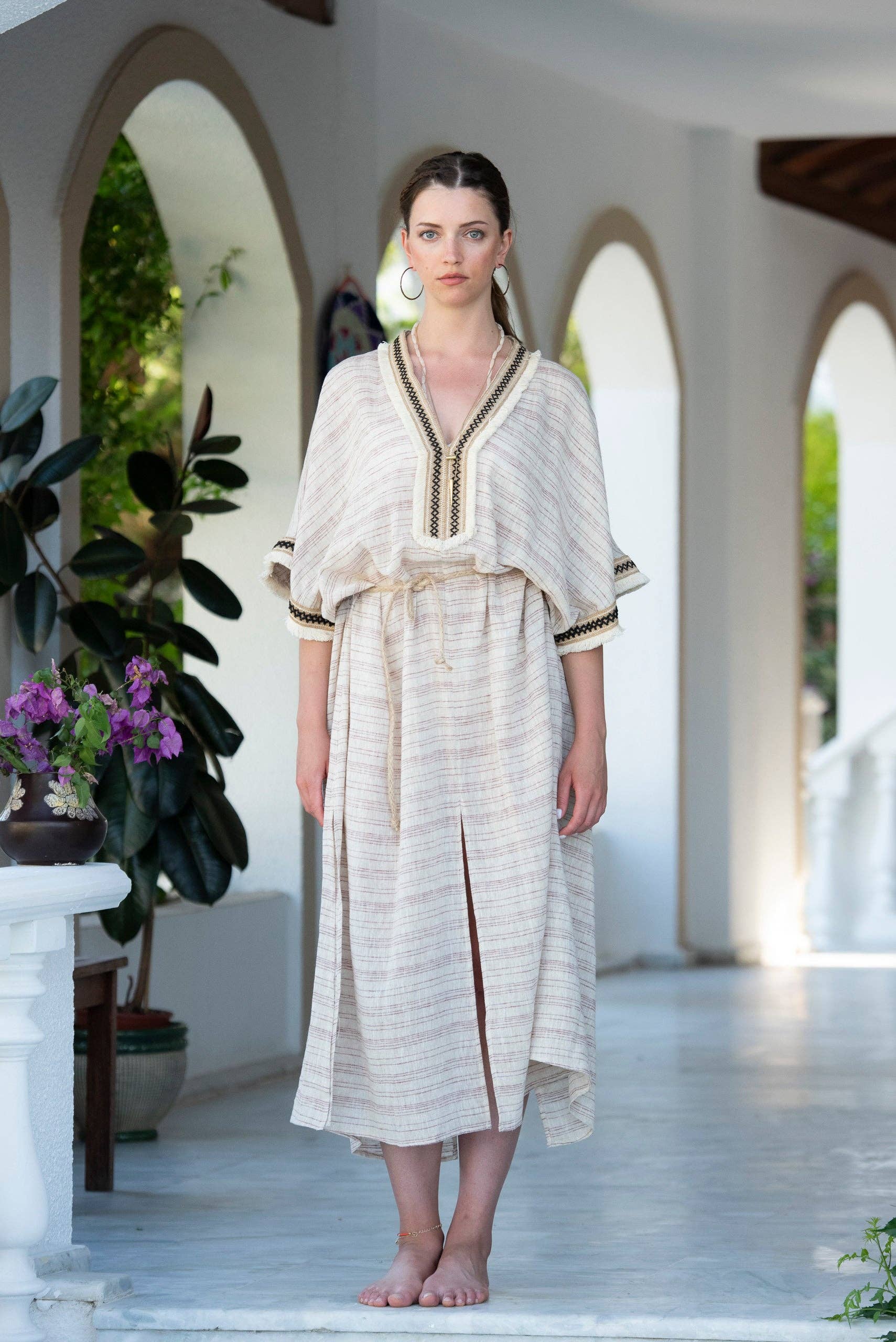 Laluzza S.L. – Großhandel Kaftan – Damen – Fließender Leinen-Kaftan4